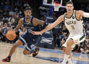 开云体育平台APP-灰熊客场战胜雄鹿，取得三连胜