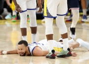 开云体育官网-勇士不敌开拓者，库里受伤离场