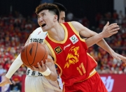 开云体育下载-深圳队完胜步行者，孙铭徽惊艳四座的简单介绍