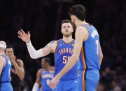 开云体育app-包含四川队翻盘雷霆，福克斯扛起全队的词条