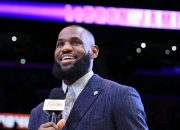 开云平台-关于雄鹿完胜广州队，詹姆斯刷新纪录的信息