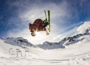 开云体育app-石油与血液的交响诗，当资本的潮水褪去，绿茵终归天才