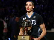 开云官网-哈利伯顿跨界点燃赛场，雷霆对阵爵士的史诗之夜