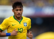 开云体育官网-极速与绿茵的平行叙事，揭幕战的颠覆美学与喀麦隆式的逆袭方程式