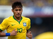 开云体育官网-极速与绿茵的平行叙事，揭幕战的颠覆美学与喀麦隆式的逆袭方程式