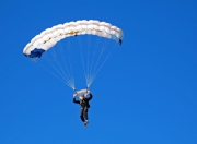 开云体育app-命运弯道，伊萨克在滨海湾的绝地反击