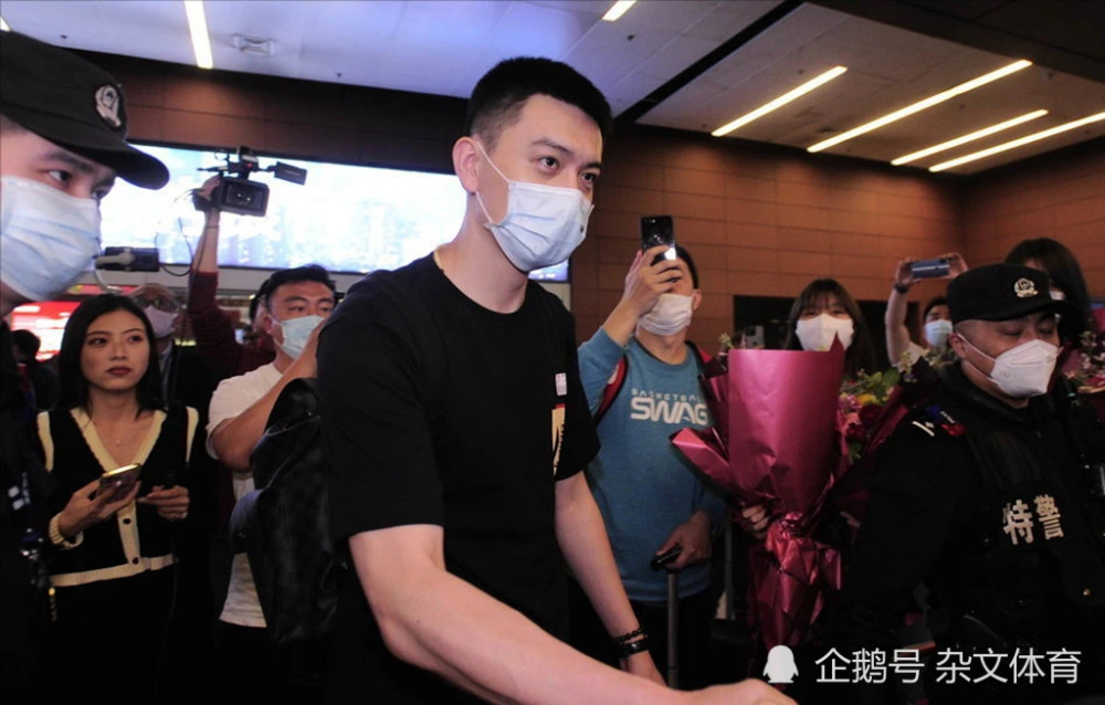 关于总经理发表新赛季计划，球迷期待蠢蠢欲动的信息