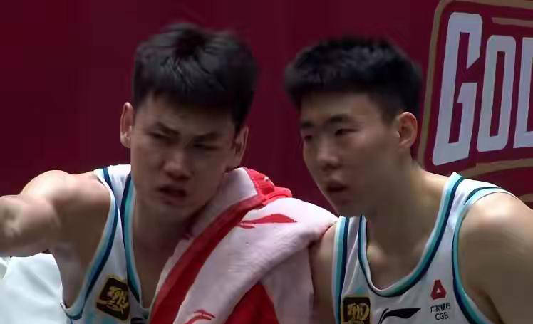 辽宁男篮惨败青岛队，球队形势堪忧