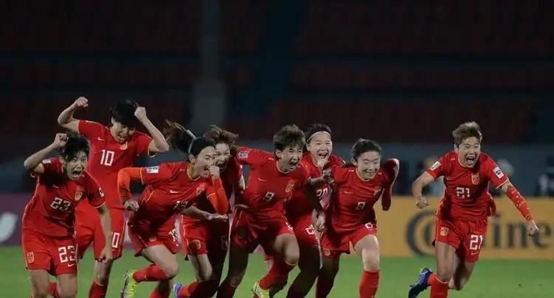 墨西哥女足实力出击，一路闯入半决赛
