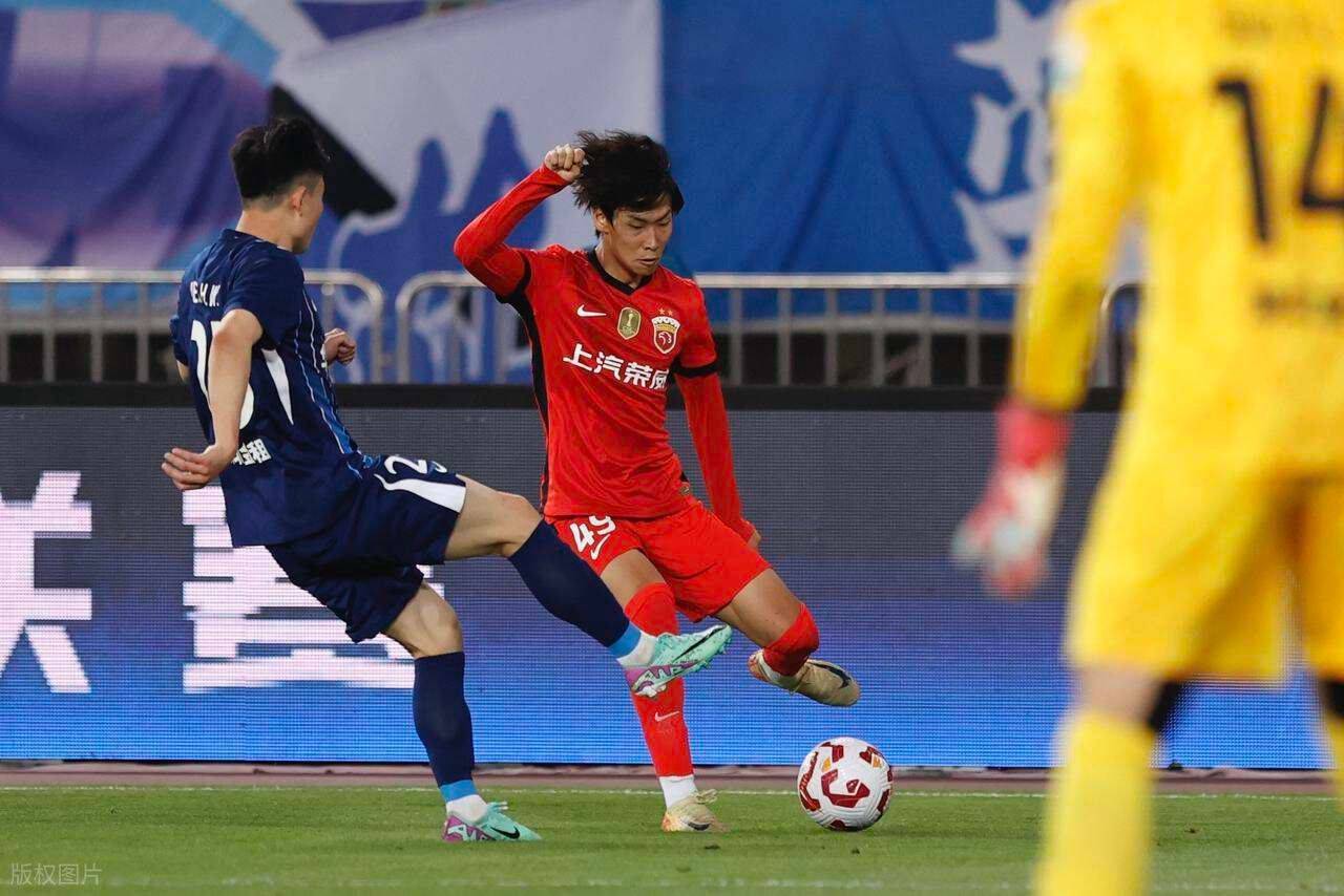 包含年轻球员表现抢眼，经典比赛掀起轰动的词条