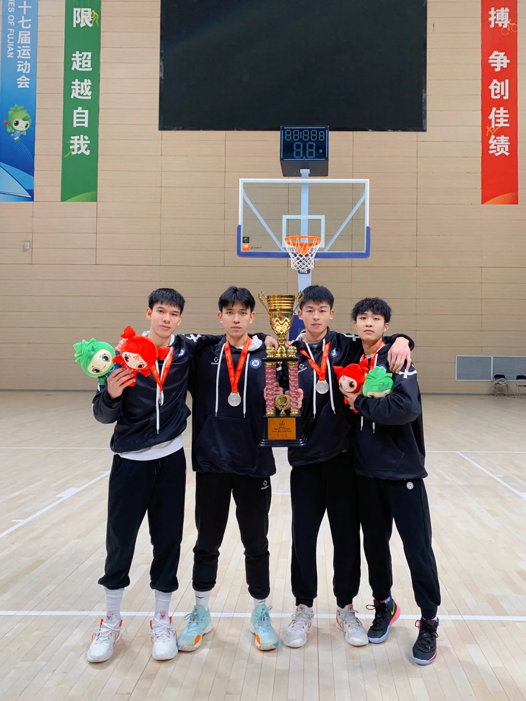 包含南京石家庄幸福主场告捷，球队超越自我的词条
