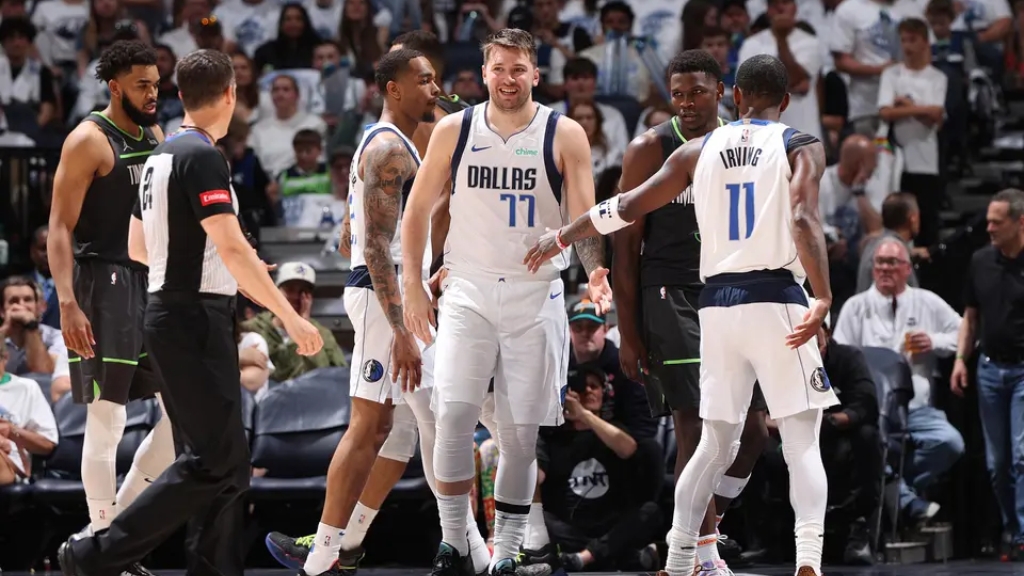 关于森林狼队击败独行侠，取得重要胜利的信息