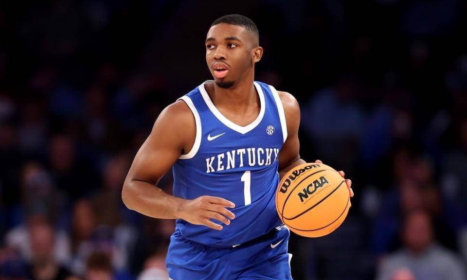 老鹰签下球探，加强球队选秀能力