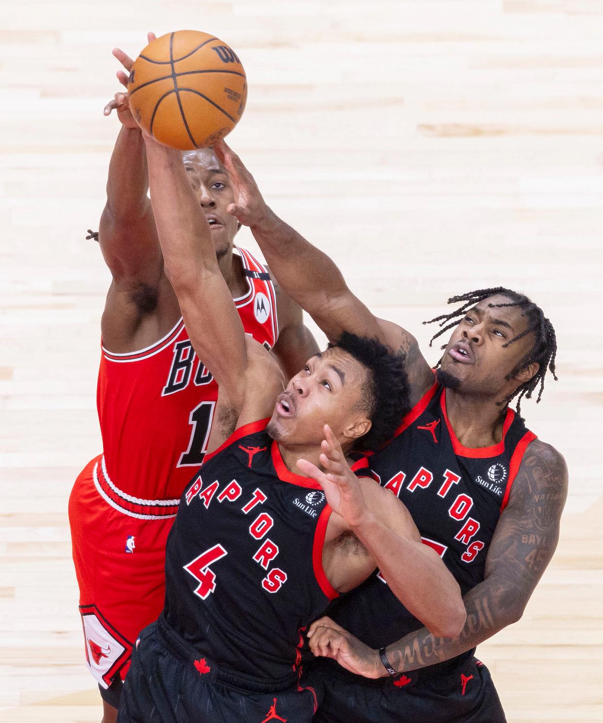 猛龙主场击败公牛，继续领跑东部