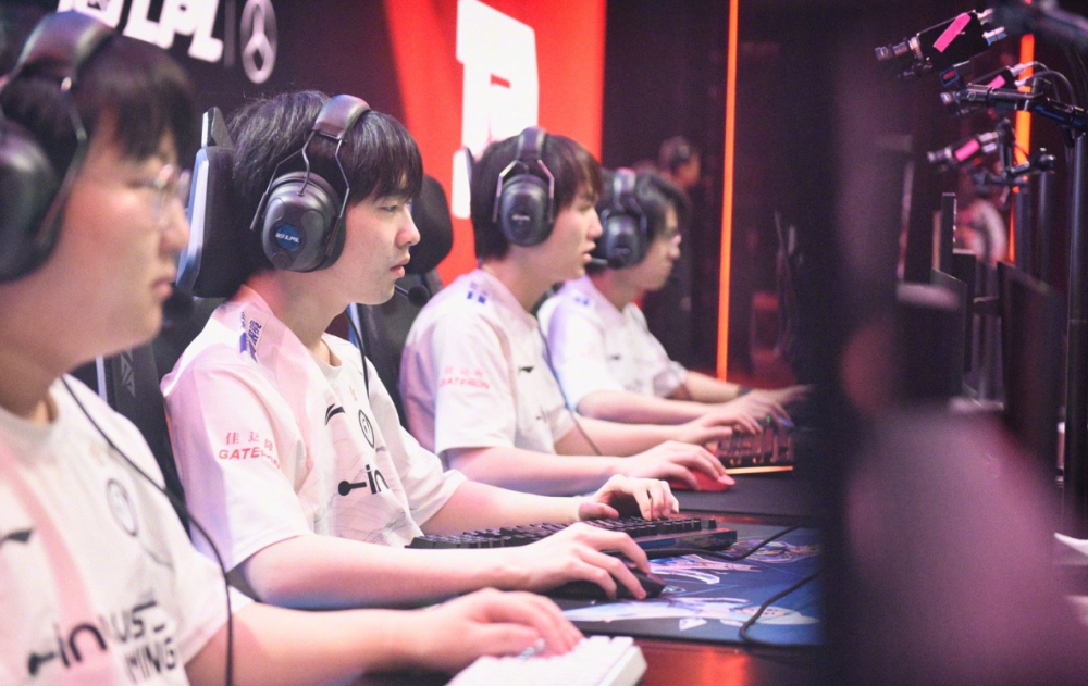 V5险胜100T，Ruler拿下关键大龙峡谷大战半决赛，留下经典瞬间