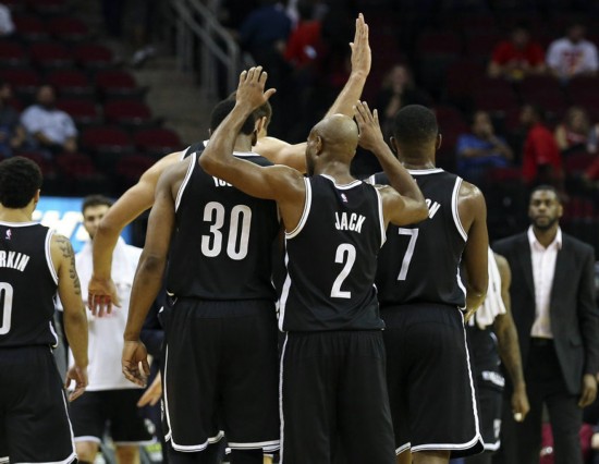 篮网队力克火箭队，获得比赛胜利