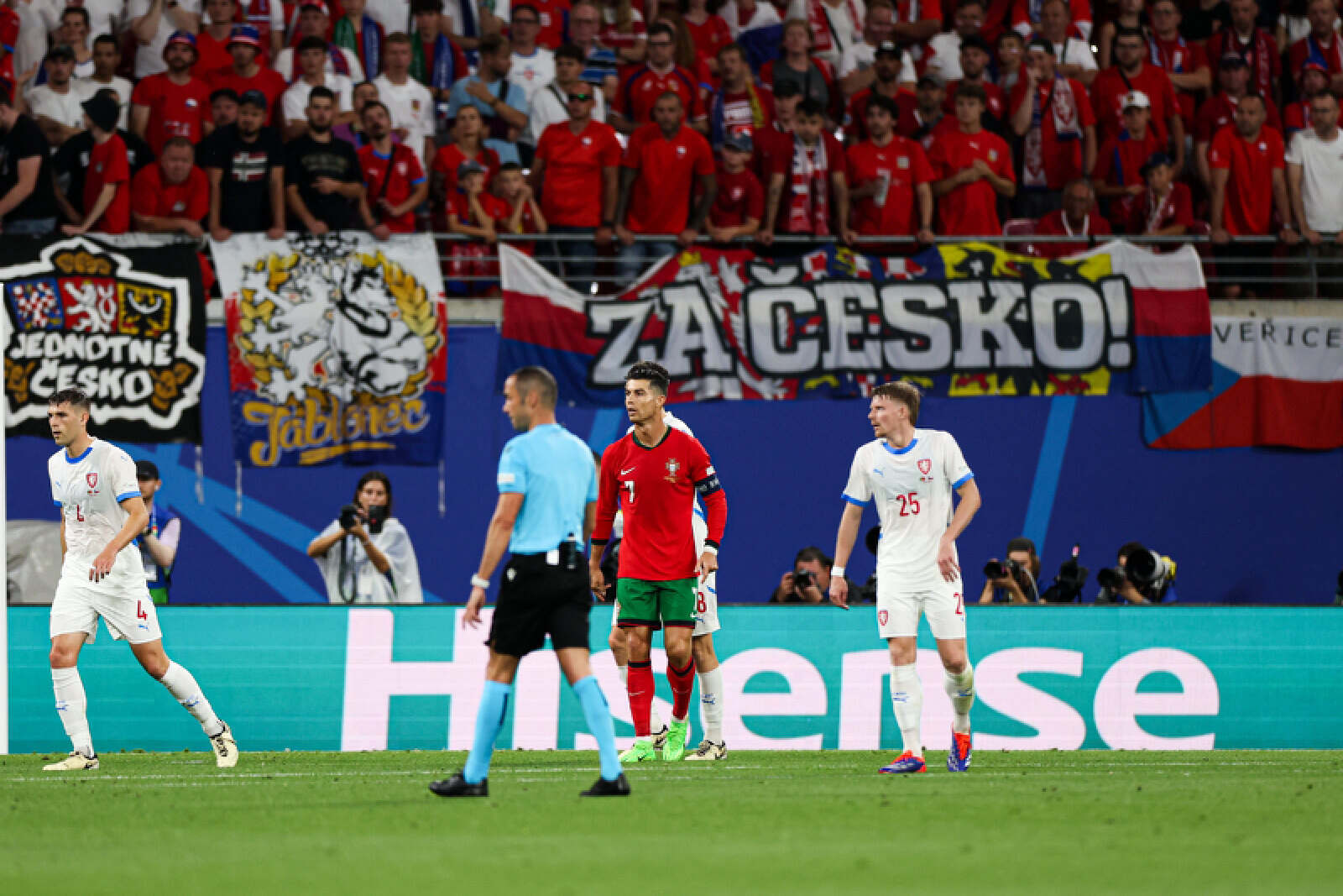 捷克队再度取胜，欧锦赛决赛呼之欲出