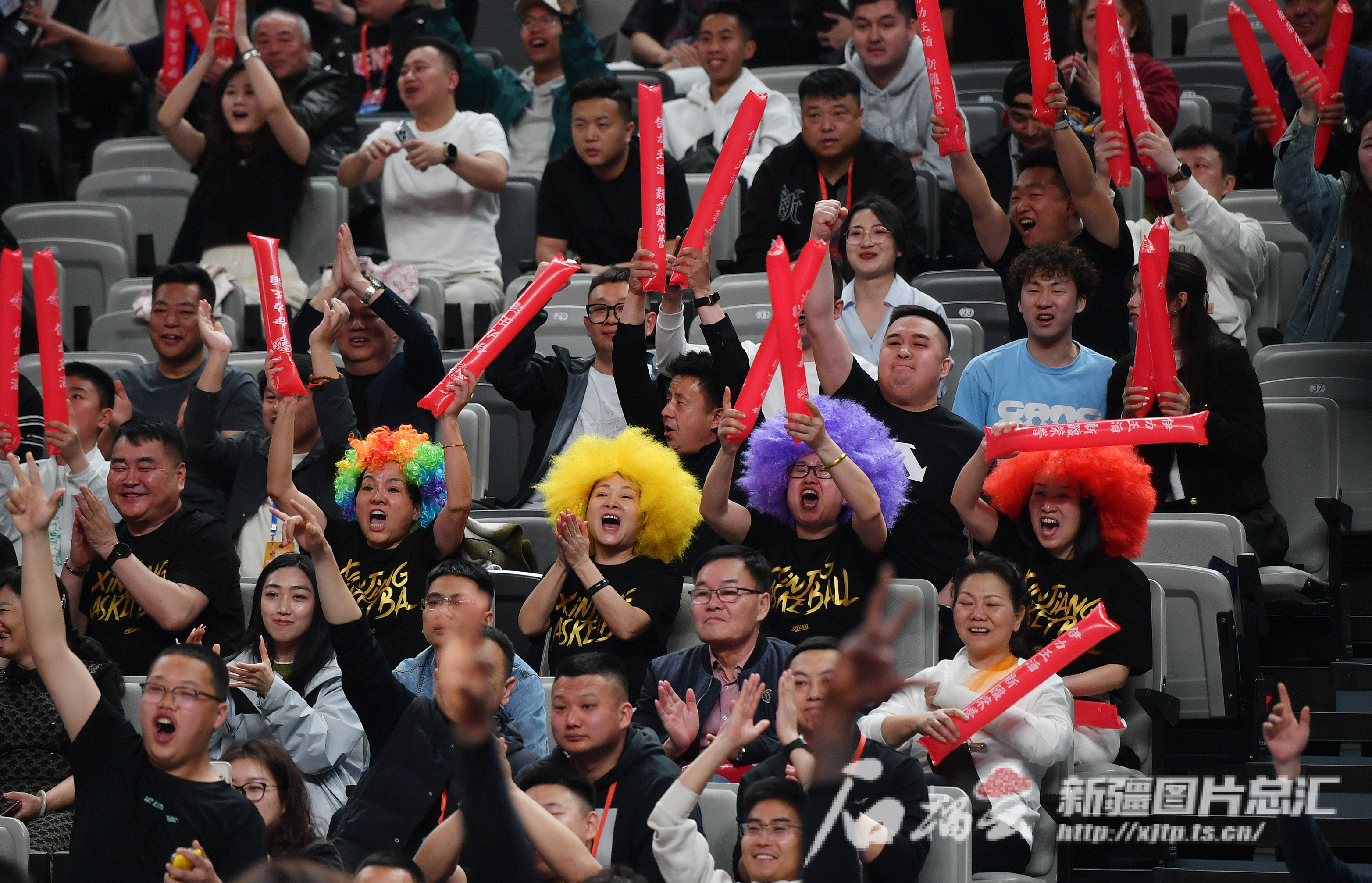 新疆队在最新一轮比赛中赢得胜利,状态火热 新疆队在最新一轮比赛中赢得胜利,状态火热