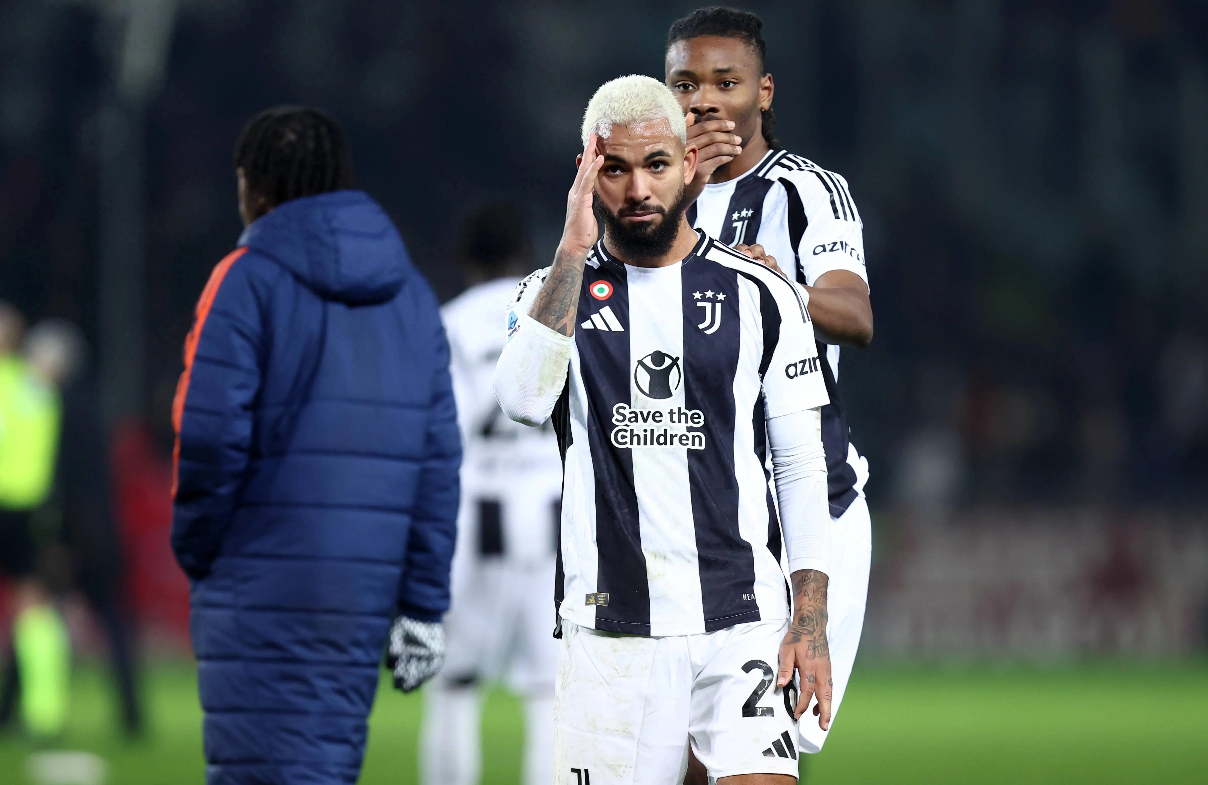 意甲球队中场核心上演帽子戏法,队友合力进攻 意甲球队中场核心上演帽子戏法,队友合力进攻