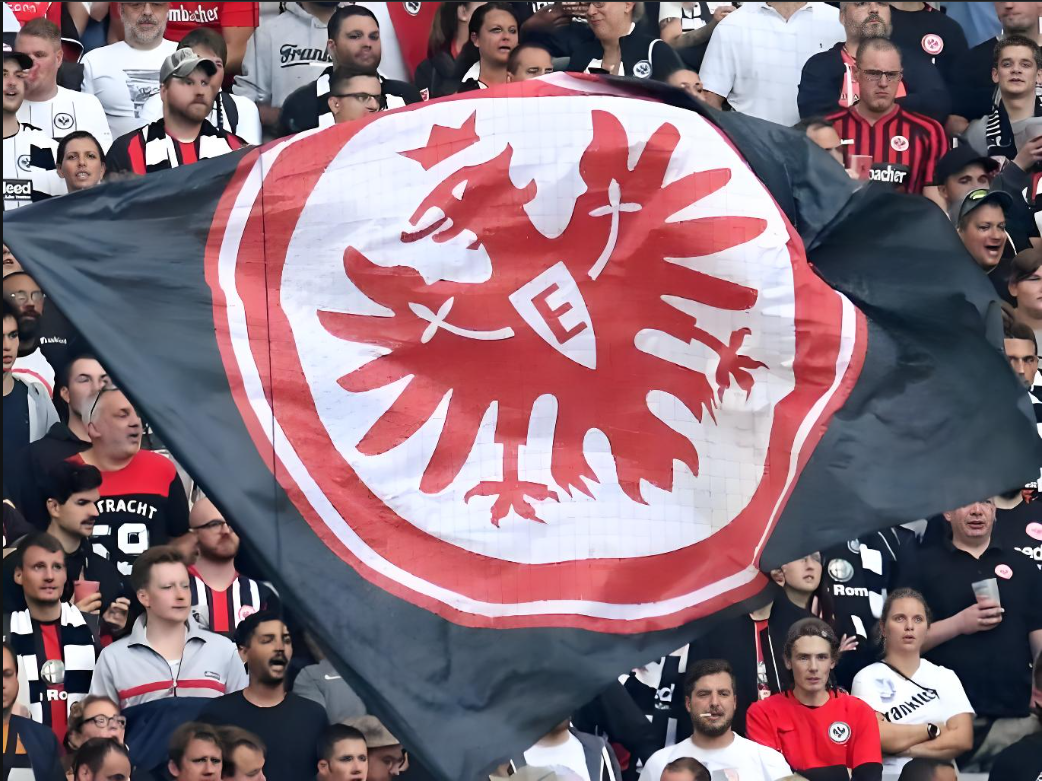 阿贾克斯再获胜利，欧冠晋级大势已定