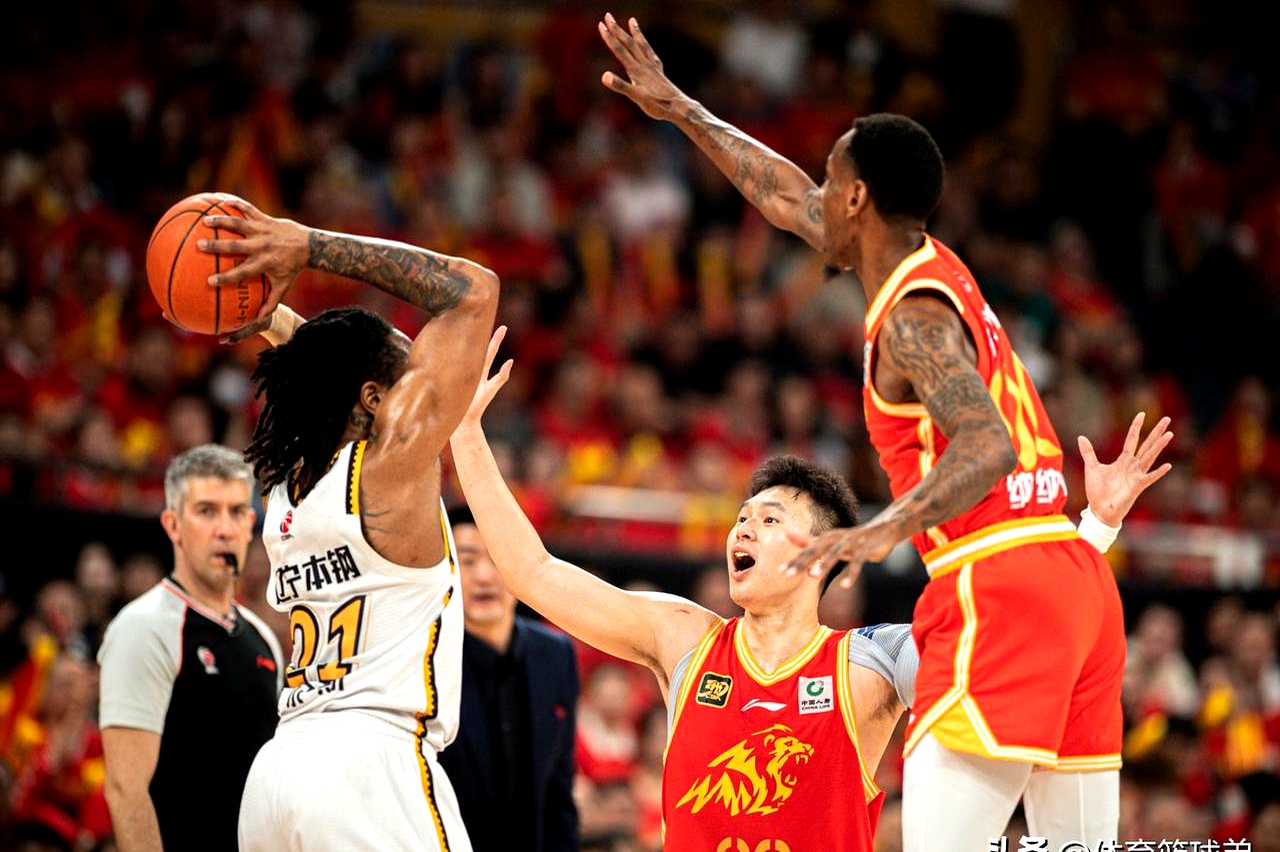 包含浙江队险胜雷霆，恩比德带队取胜的词条