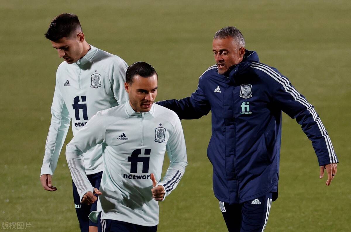 关于韩国队碾压中国队，黄鸭组合状态火热的信息