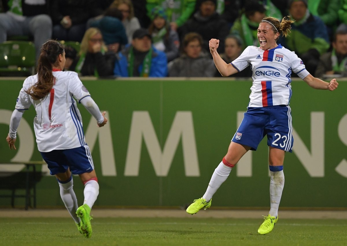 里昂完胜波兰，德容高光表现的简单介绍