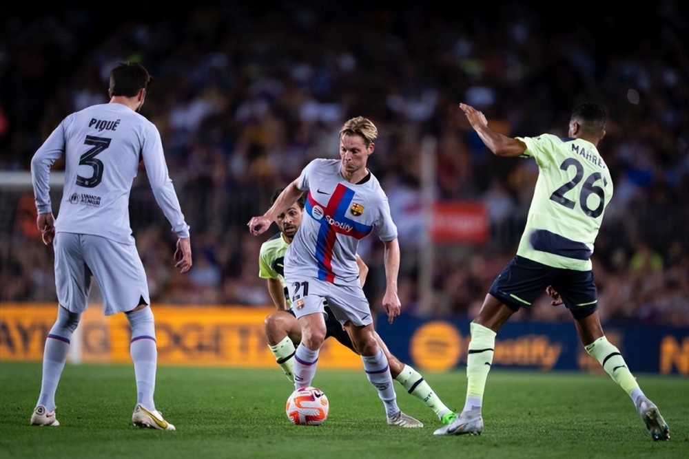 里昂完胜波兰，德容高光表现的简单介绍