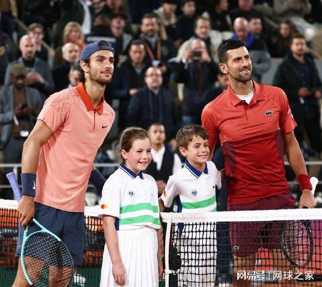 关于意大利网球队完胜美国网球队,费德勒一己之力扛起全队的信息 关于意大利网球队完胜美国网球队,费德勒一己之力扛起全队的信息